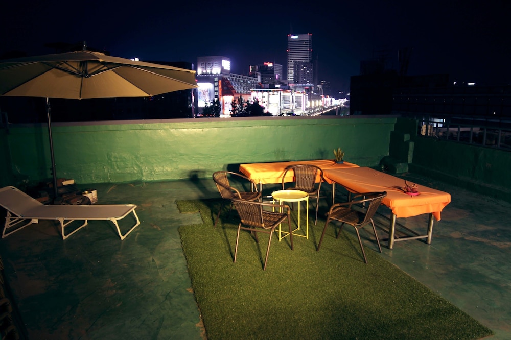 Urban Art Stay - Hostel