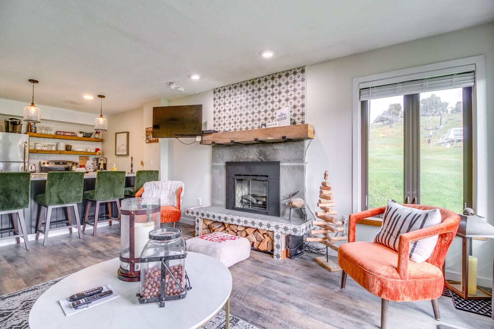 Inviting Ski-in Ski-out Condo at Okemo Mtn Resort! view 4