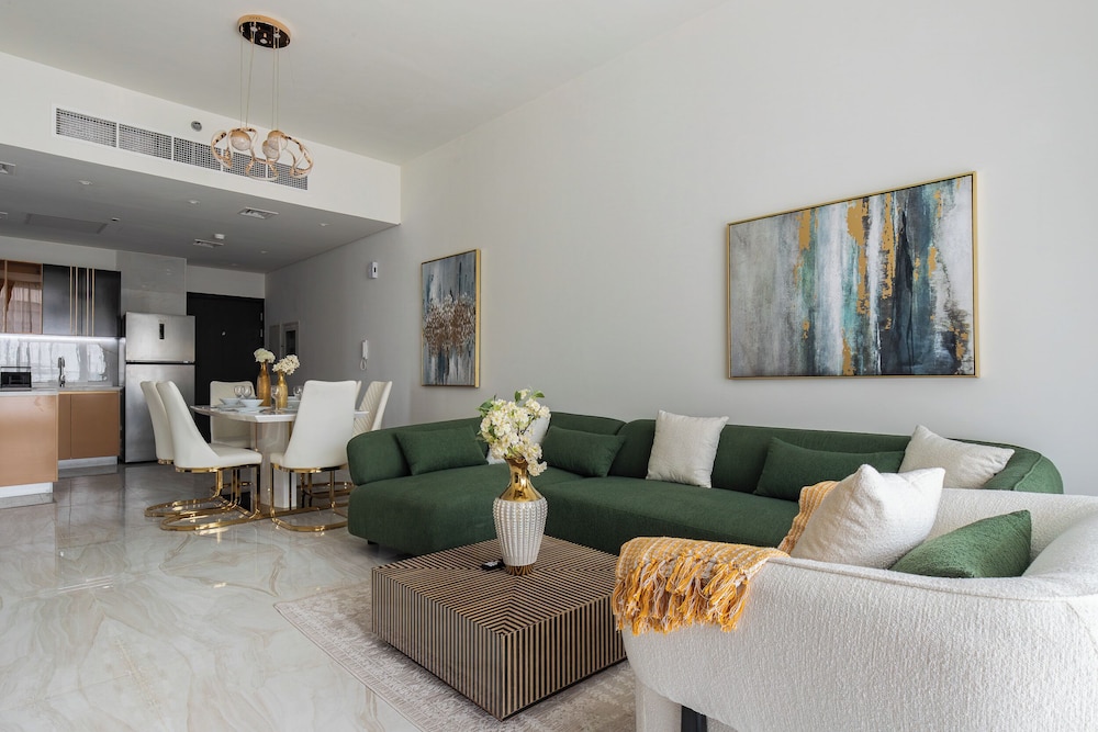 SIMPLY COMFORT Chic 3 Br Apartment with Private Pool
