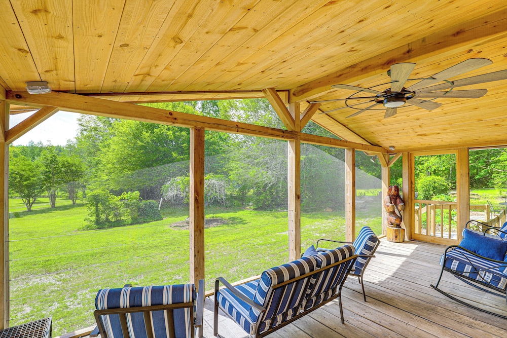 On-site Pond & Creek: Serene Cabin by Caesars Head