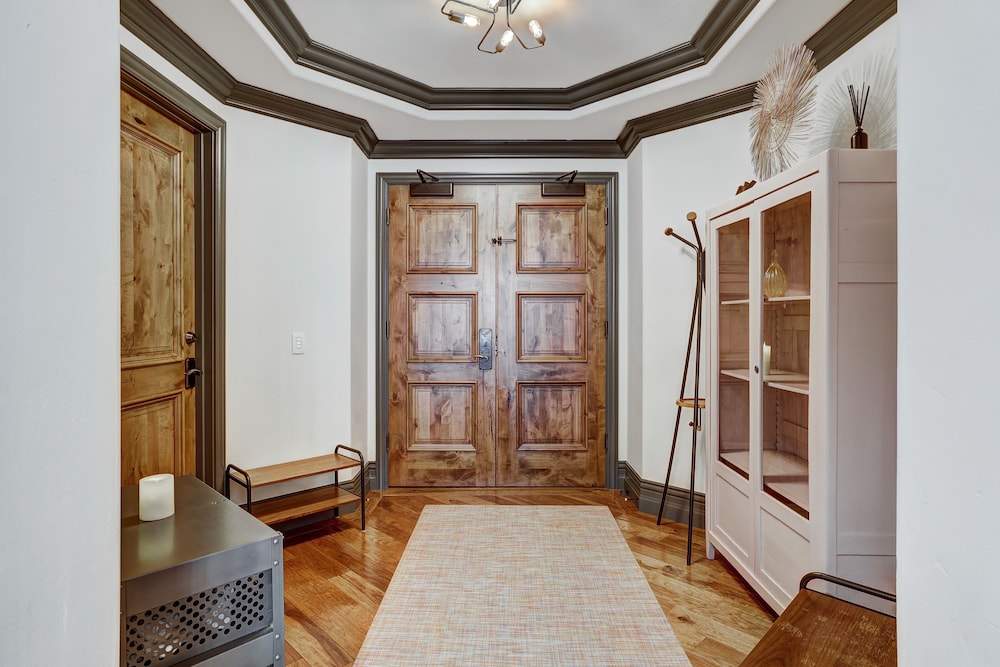 Luxury 3 Bedroom Condo at The Arrabelle by RedAwning - Save 20 on 7 Nights! - Property Image 1