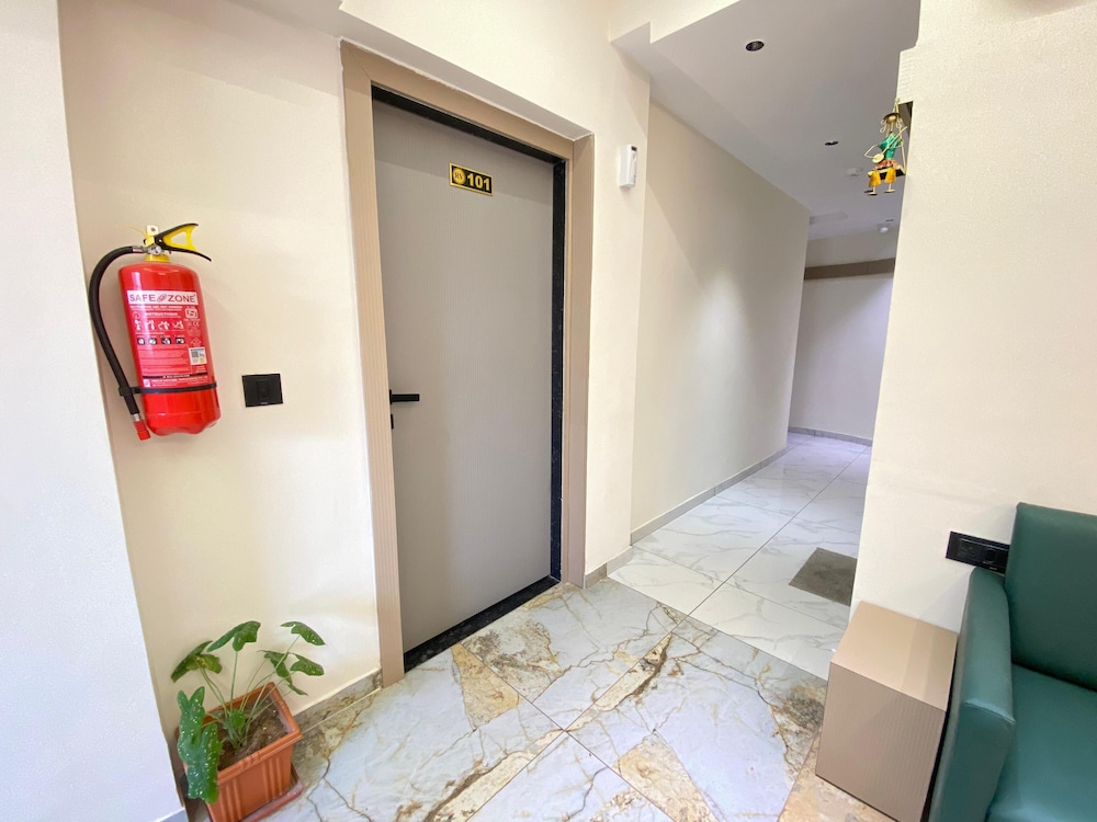 Hotel RV Residency