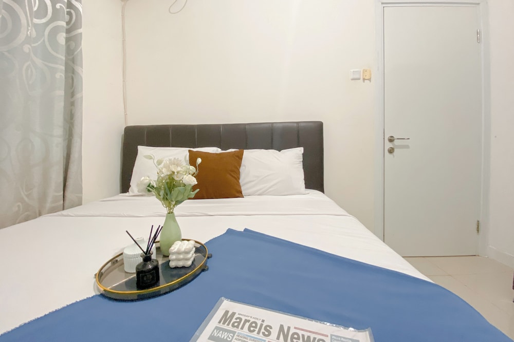 Good Place And Comfortable 2Br At Green Pramuka City Apartment