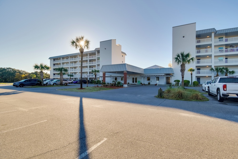 Beach & Pool Access: Gulf Shores Getaway!