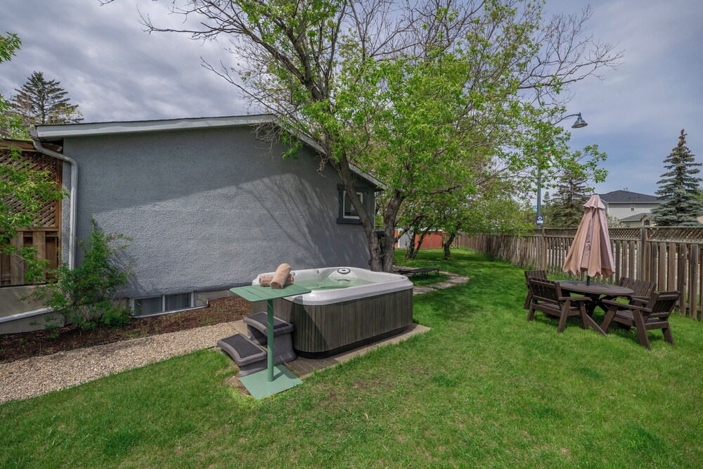 Family House with Httb Playgr BBQ Firept