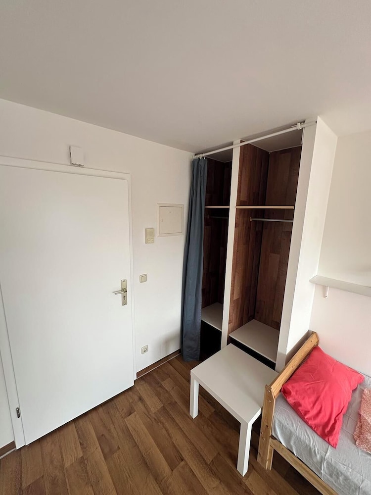 2-Rent Group Hostel Apartments HAN53