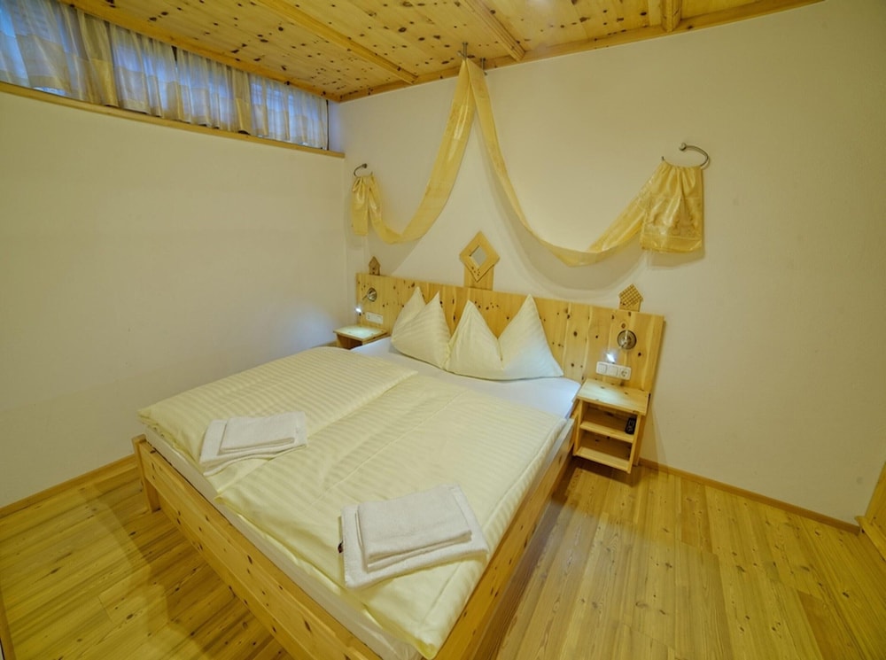 Holiday Home in Konigsleiten With Swimming Pool