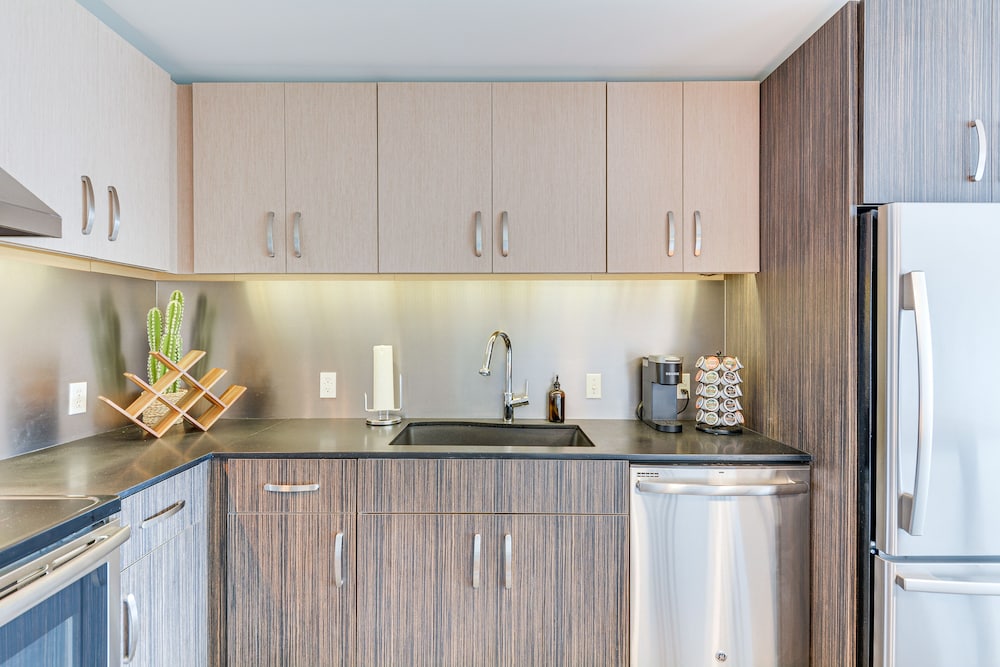 Modern Springfield Apartment ~ 7 Mi to Downtown!
