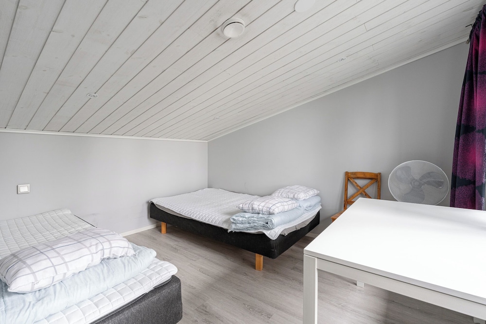 Peaceful 2BR Getaway Cabin at Riihivuori