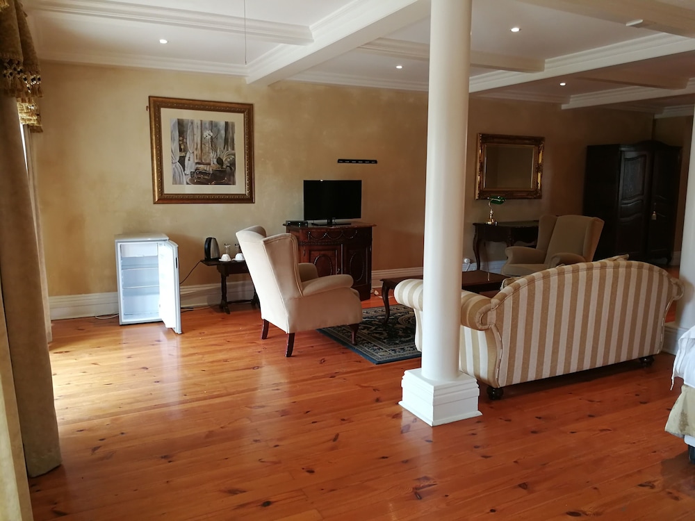 Cricklewood Manor