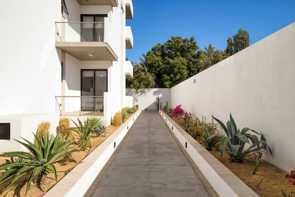 Group Apt #13 #16, no View, 3br, 12 pax