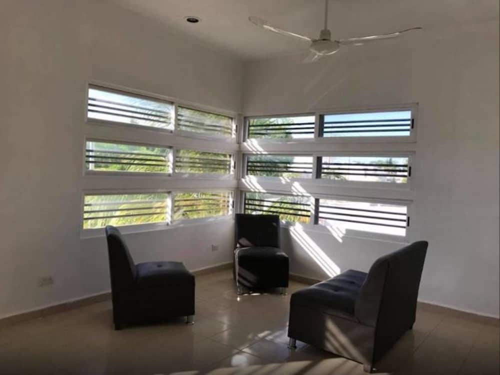 330 Hotel Altabrisa