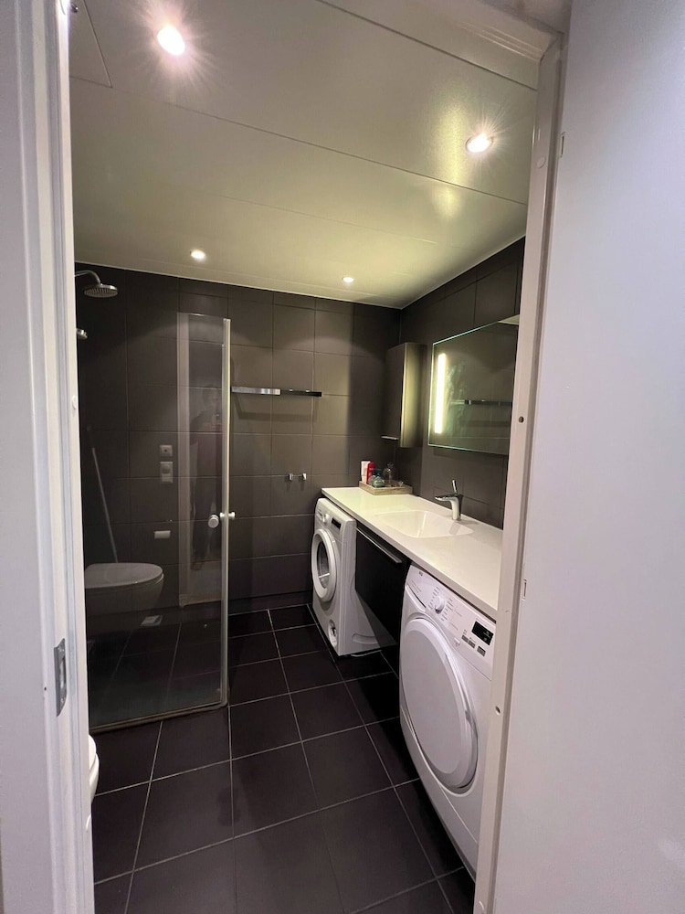 Stylish Seaview 4 Beds Central Apartment Sorenga