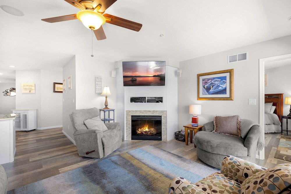 Seascape Cove Waterfront!