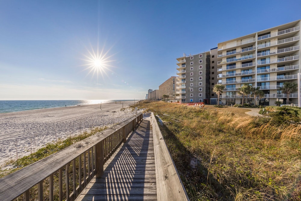 Hotel Seaside Beach & Racquet Condos - Image 1
