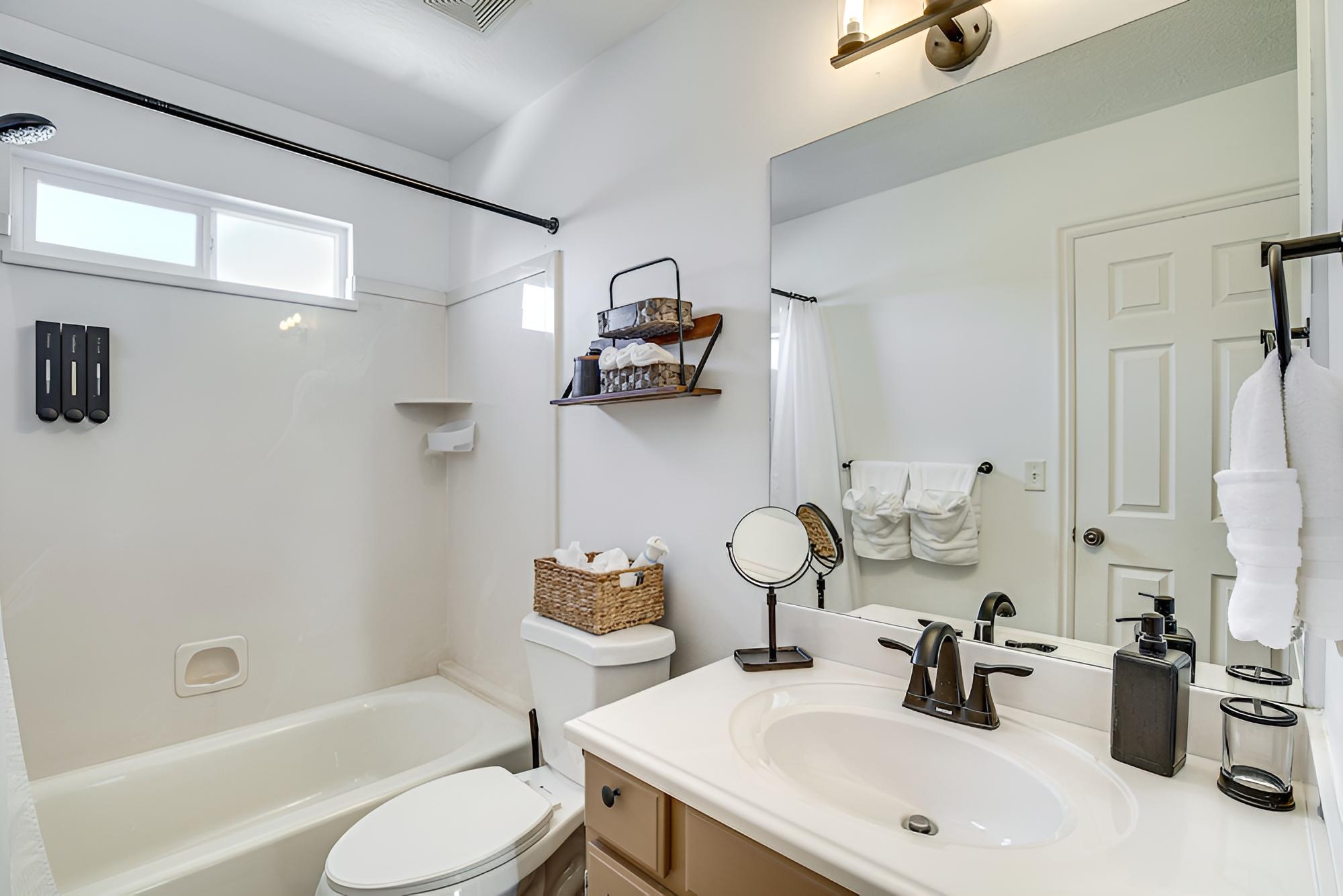 Gorgeous Lehi Home w/ Private Yard & Hot Tub! view 3