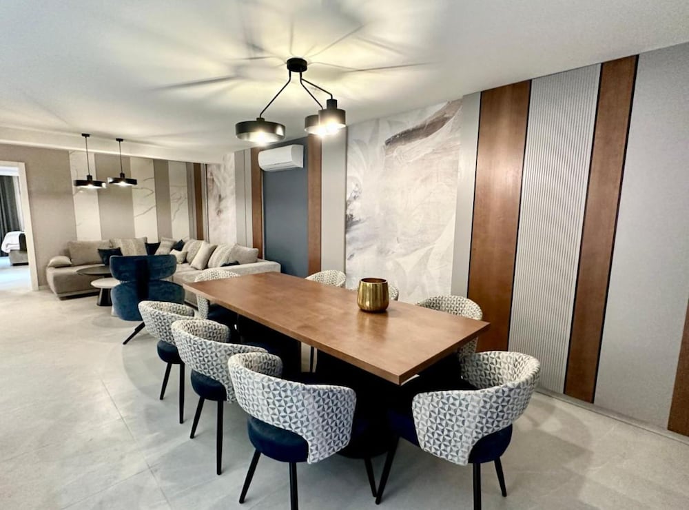 Leonarda Waterfront Residences