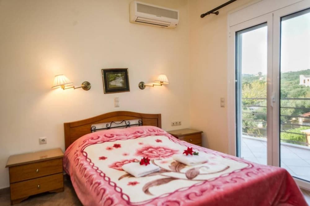 Seaview Flat in an Olive Grove by the Sandy Beach photo 2