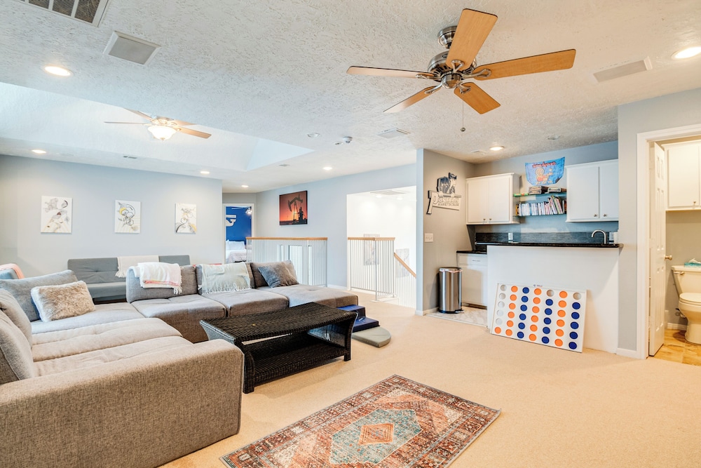 Dock & Outdoor Entertainment: Home on Lake Conroe