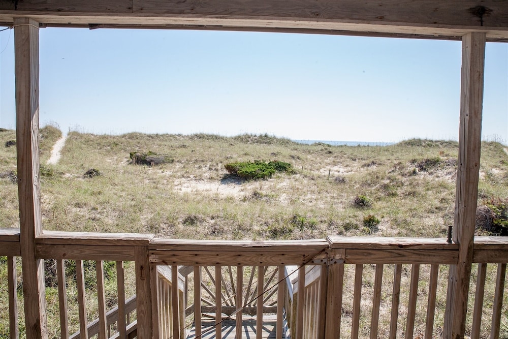 Time / Tide 4 Bedroom Cottage by RedAwning