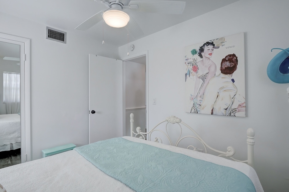 Luxury Pool Dog Friendly Central To Naples And Marco Island By Sky Run Naples 3 Bedroom Home