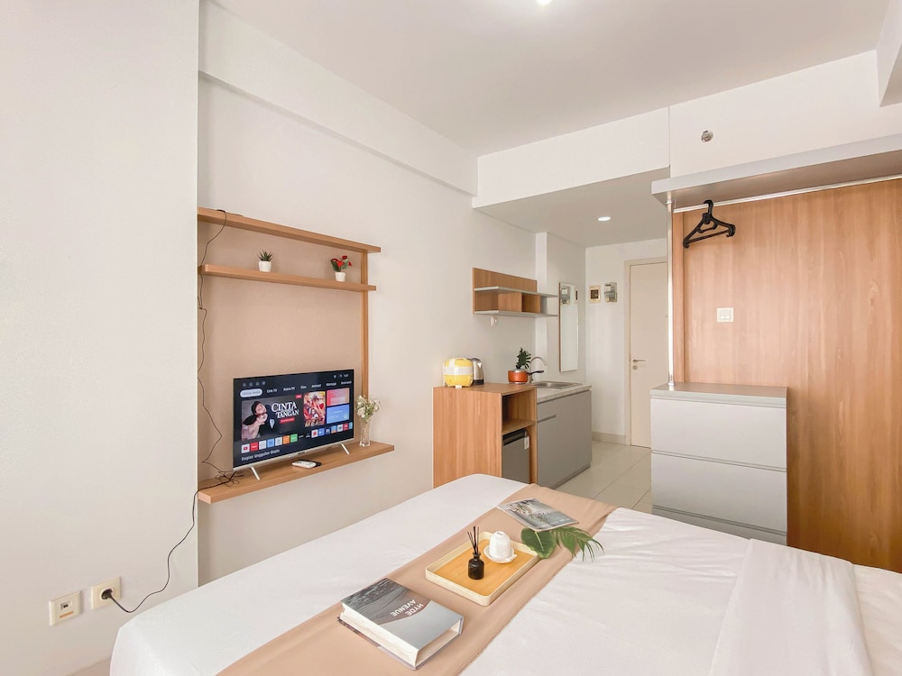Basic Look Studio At Patraland Urbano Apartment