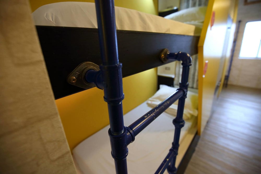 Hive Backpackers