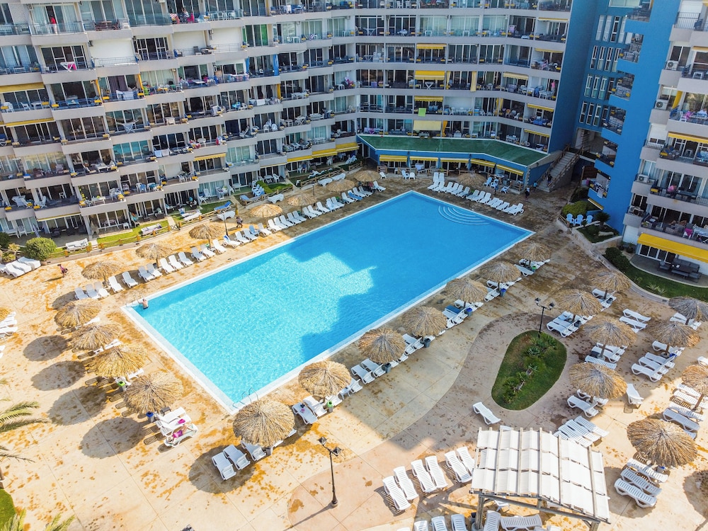 Wave 515 - Getaway Chalet at Sawary Resort Batroun