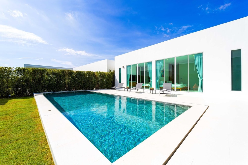 Modern 4 Bed Private Pool Villa KH-B6