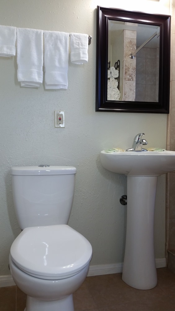 Bishop Vacations - El Rancho Motel - Property Image 83