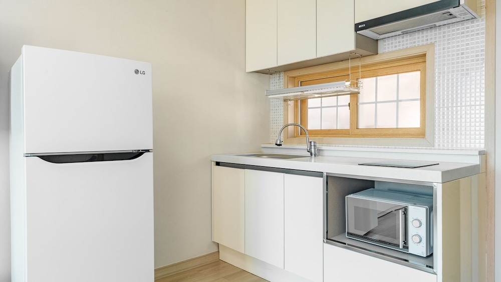 Geoje Peugeot Gomsol Petfriendly Pension