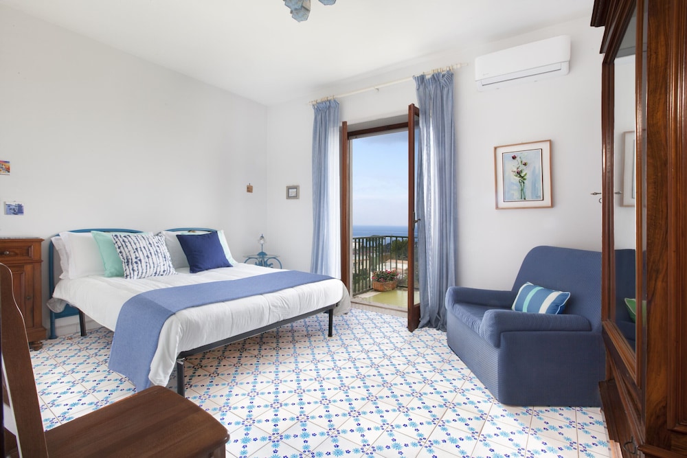 Estate4home - Casa Miramare