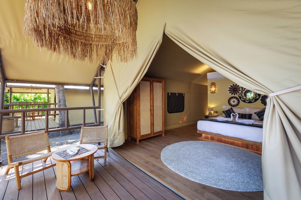 Barefoot Glamping
