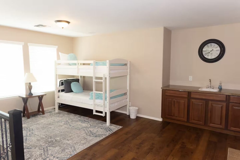 AZ- 4123 S Adelle