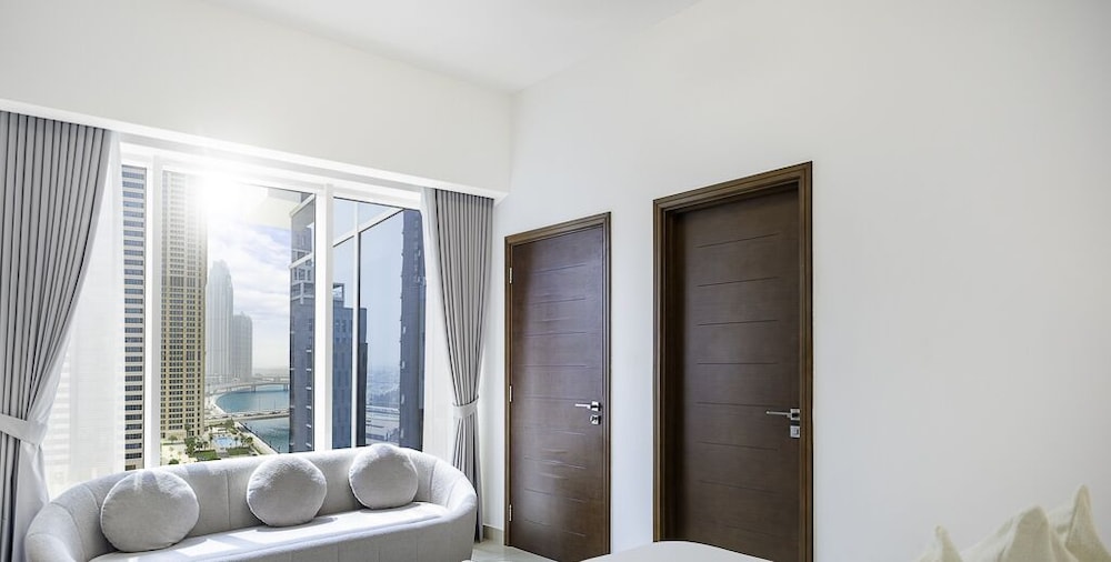 LUX The West Wharf Canal View Suite