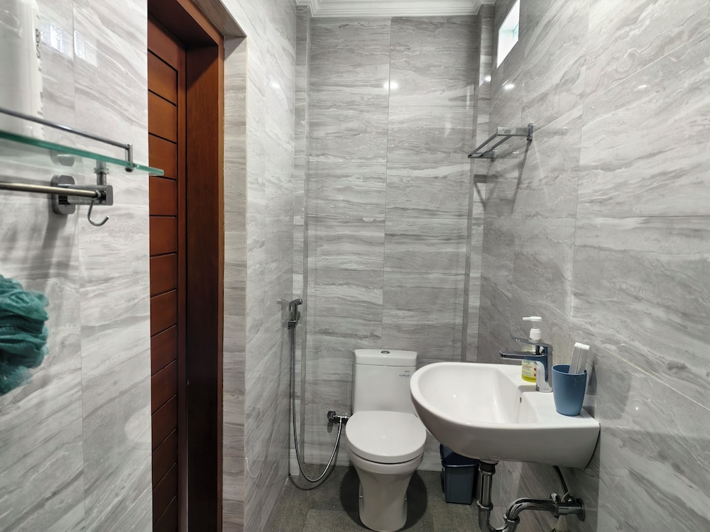 Ayuna Guest House