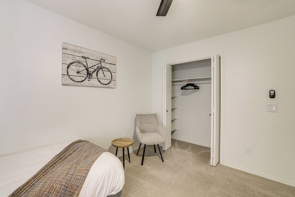 Bike, Golf, Swim: Modern Bella Vista Home w/ Deck!