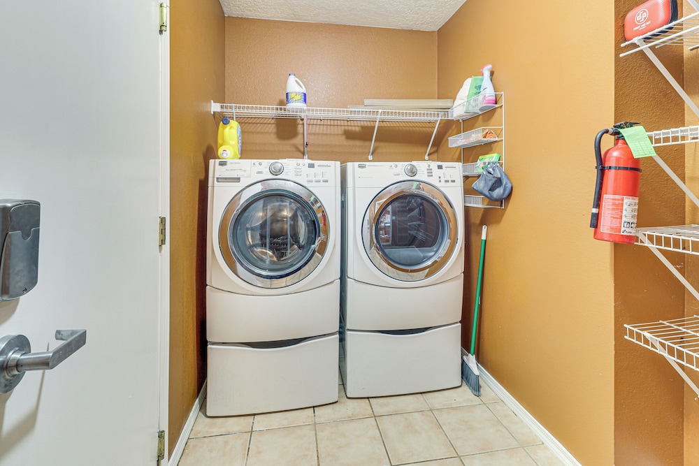 4 Mi to Old Town: Pet-friendly Home w/ Fenced Yard