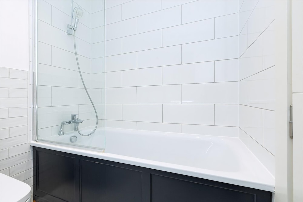 Modern Flat, Steps From Oxford Street!
