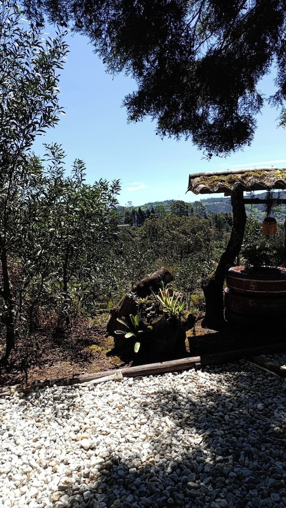 Lakeside Glamping With View, Fire Pit & Hammock