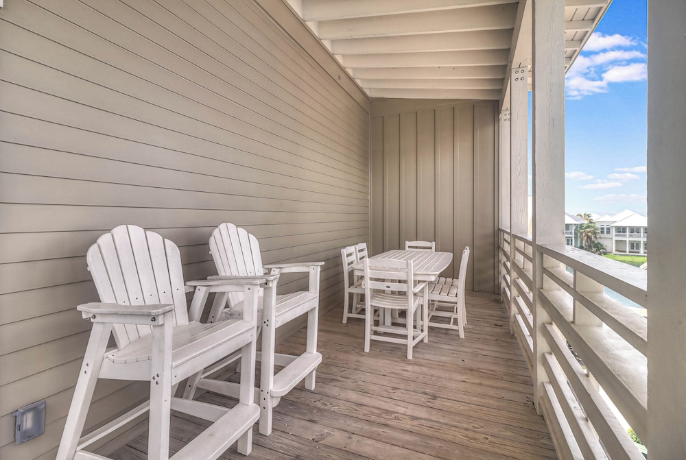 Beach Bungalow TC 2305