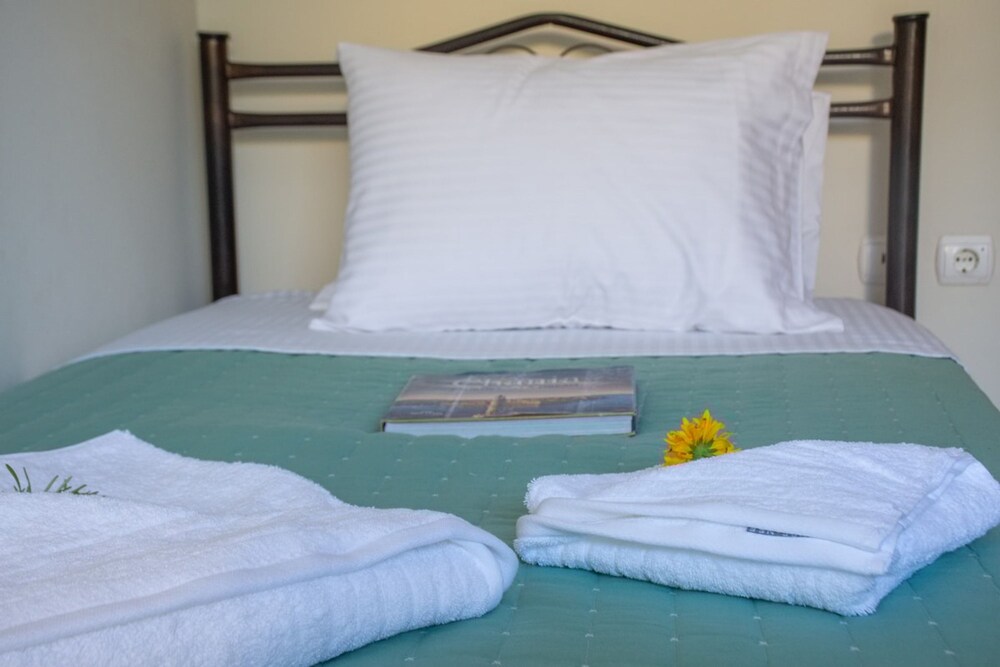 Casa Anthea 3 Bedroom Apartment With Garden