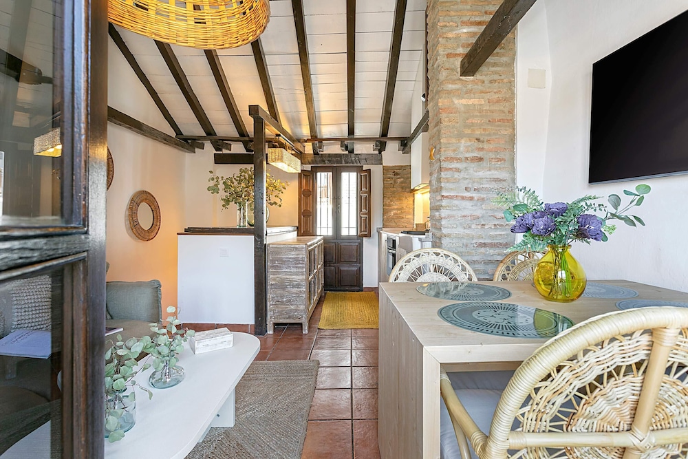 Luxury House in Granada Center. Reyes II