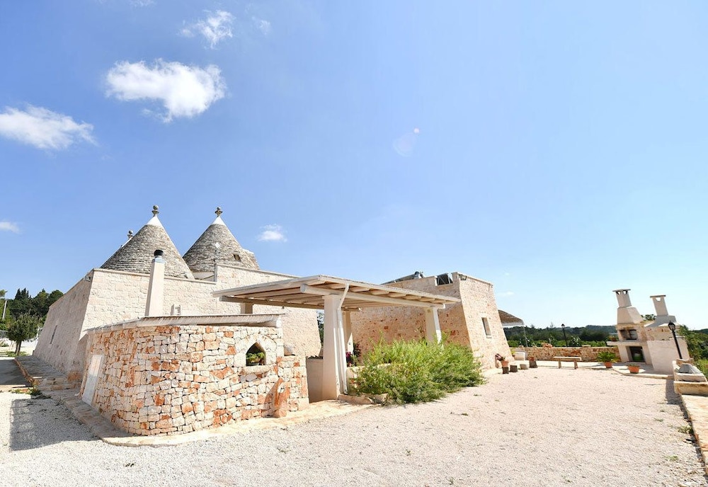Trulli Laetitia