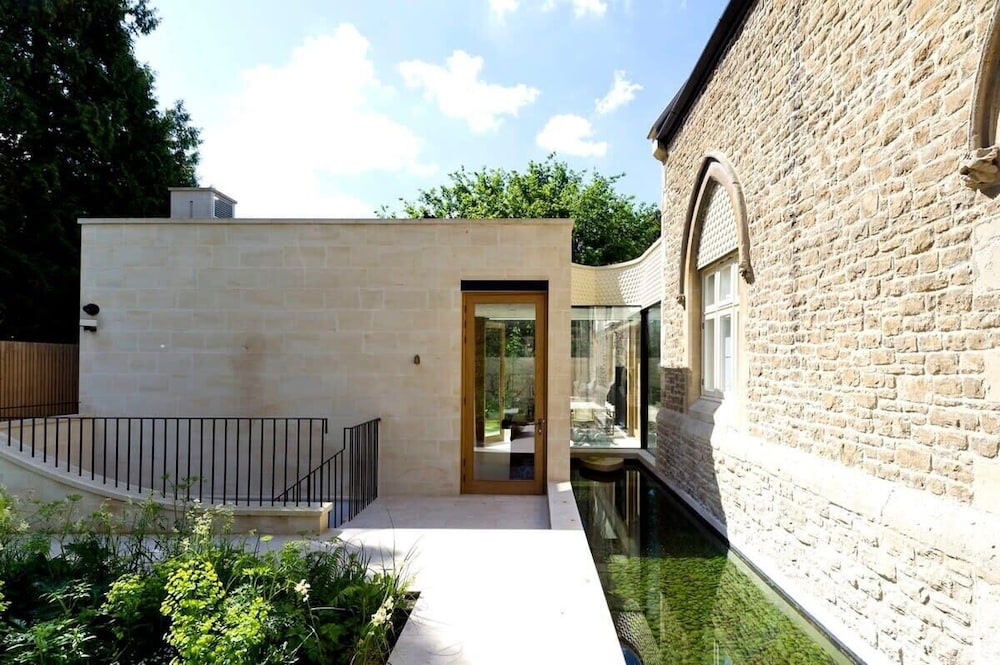 5 Bed House w/ Indoor Pool, Sauna & Private Garden - Fulham
