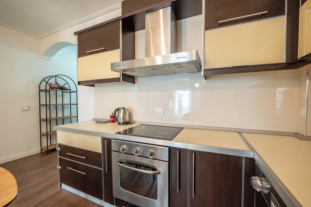 Tirent Apartment Komuna Parisit 2