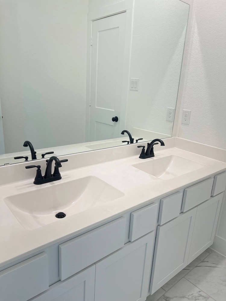 Relax in Style at Our Missouri City Getaway