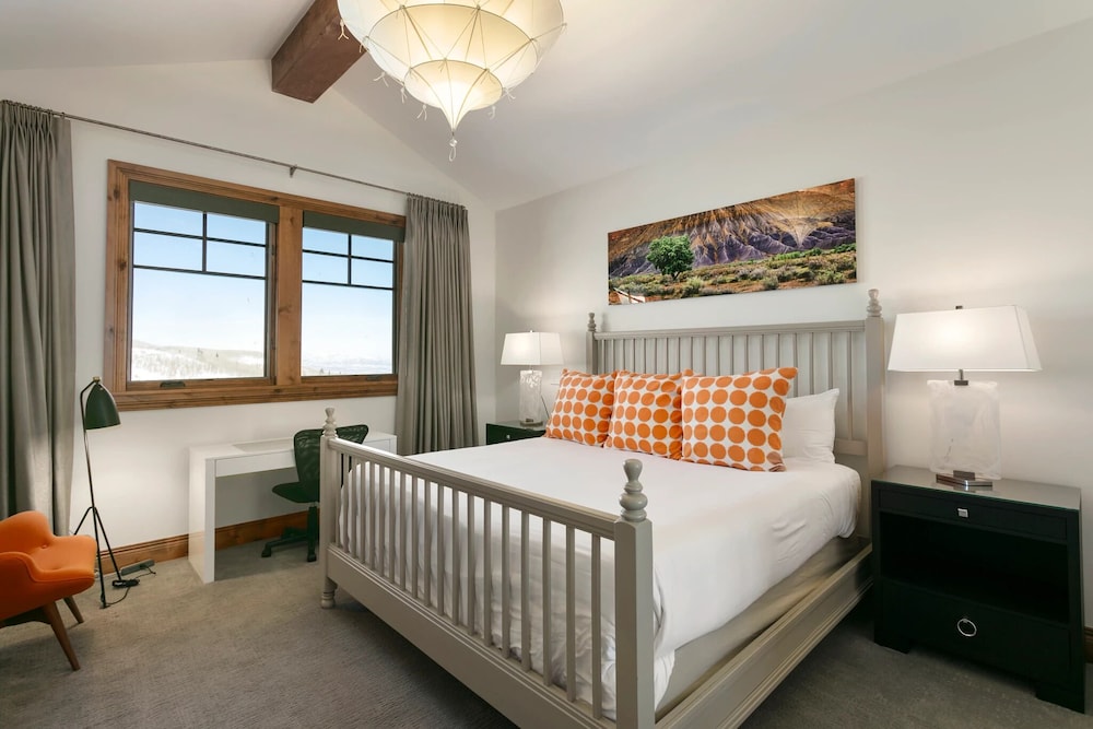 Grand Lodge - Four Bedroom #302 - Ski-in/ski-out 4 Condo