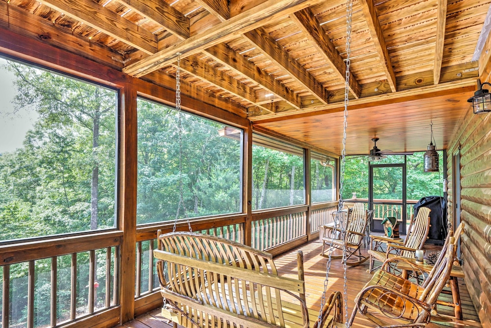 Serene Blue Ridge Cabin ~ 3 Mi to Downtown! view 2