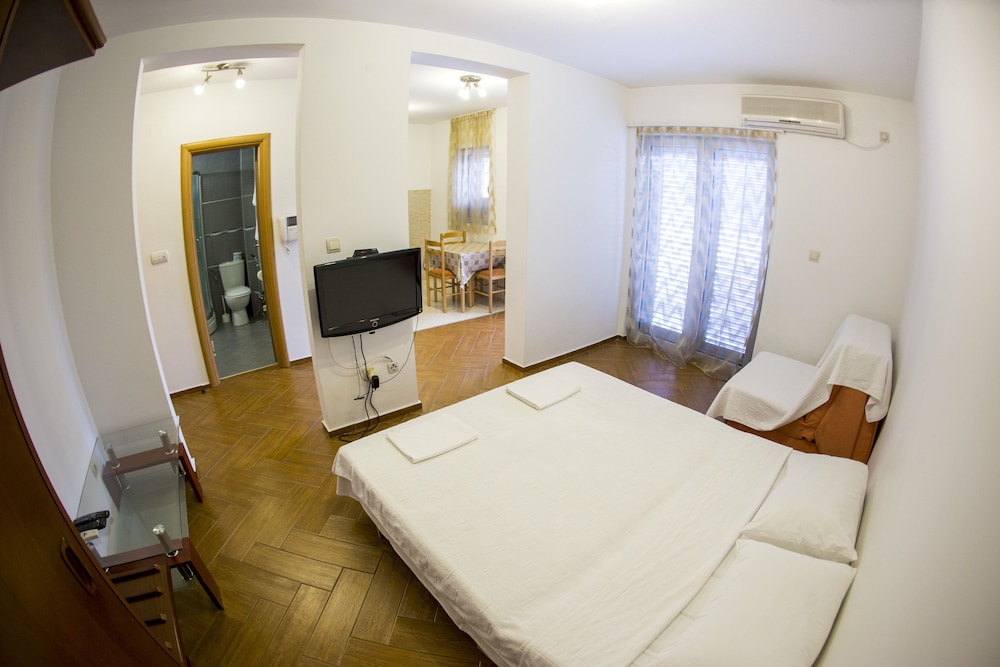 SMS Apartments